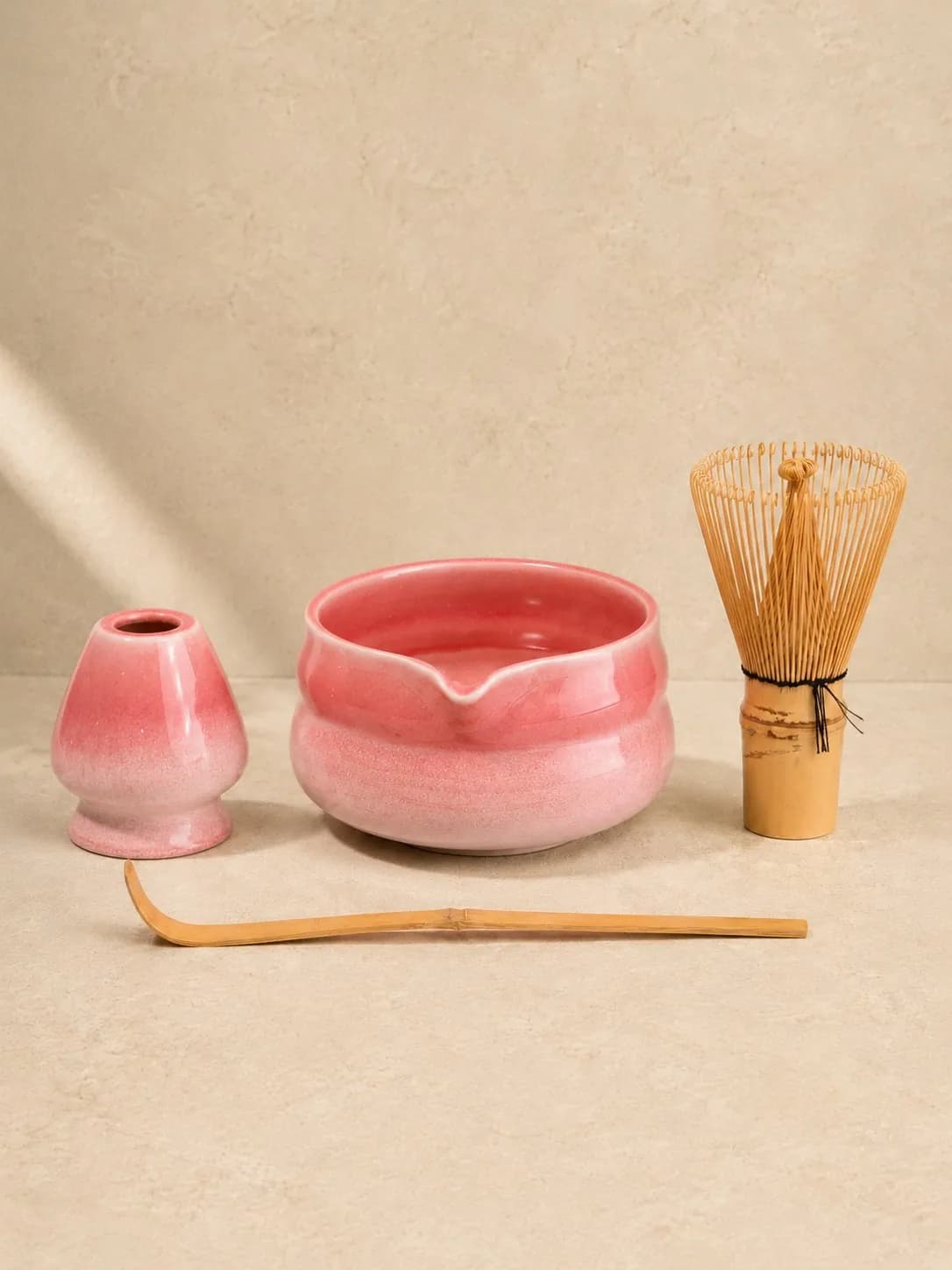 Akıtma ağızlı kaseli Sakura matcha seti GTG203003