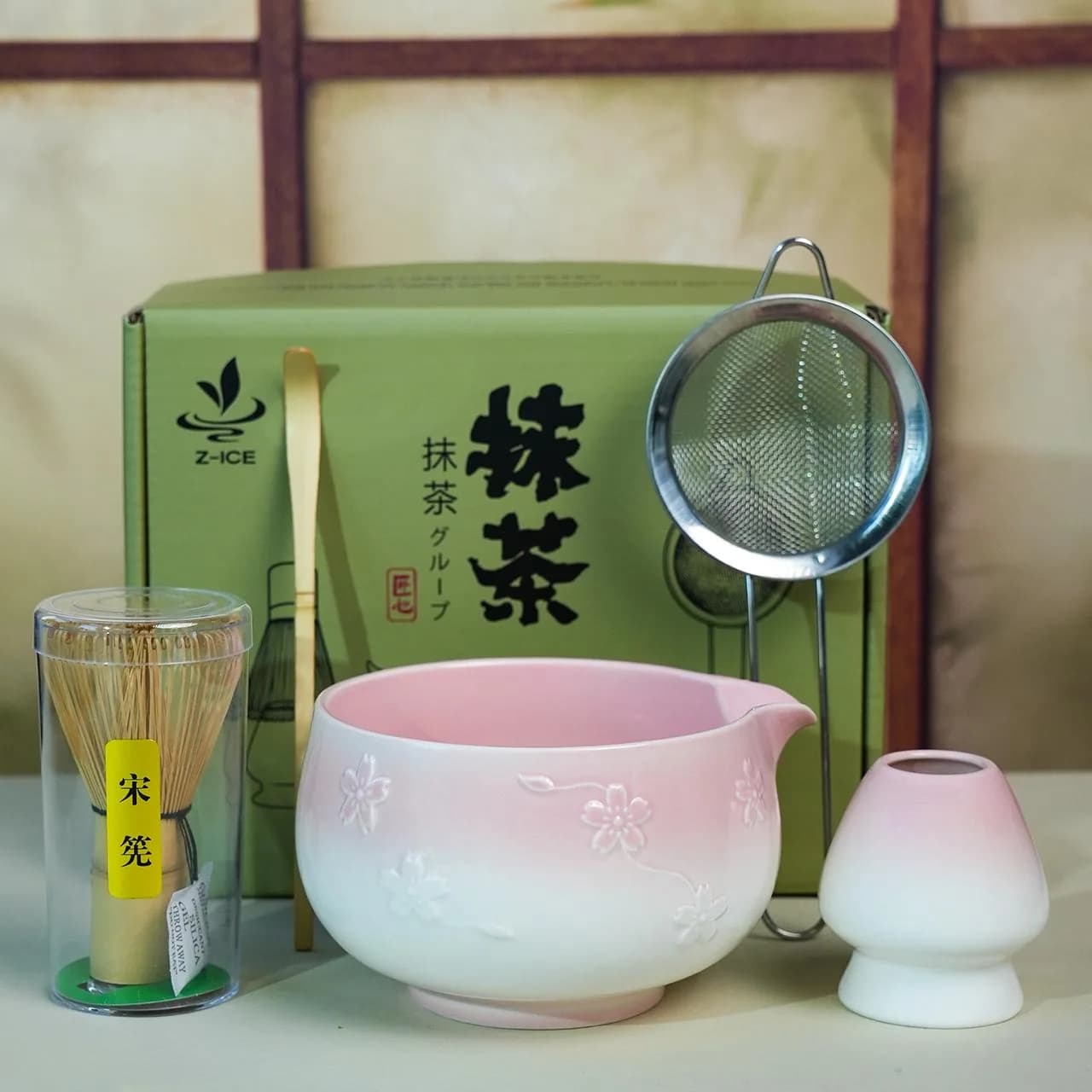 Matcha hediye seti — pembe çiçekli kase